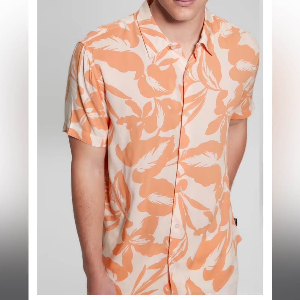 NWT Men’s Floral Print Button Down size Medium